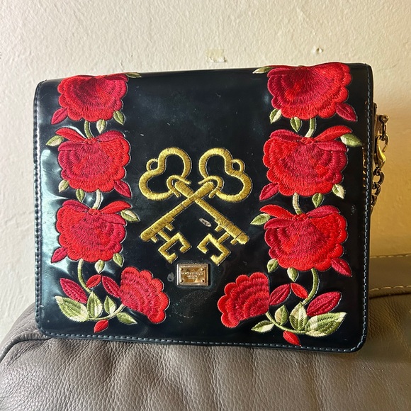 We did it! Celebrating One Year LIVE & The Posh Fish Fam 🐠✨ - Picture 11 of 16